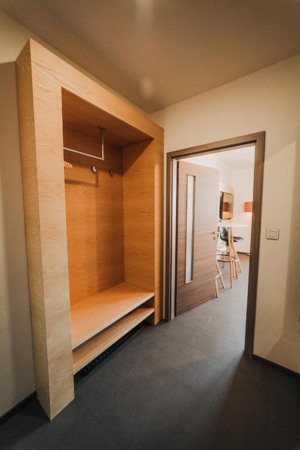 Appartamento Beautiful new studio, 400m from the square Plzeň Esterno foto