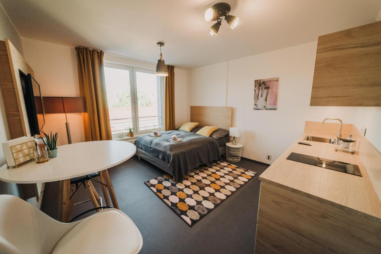 Appartamento Beautiful new studio, 400m from the square Plzeň Esterno foto