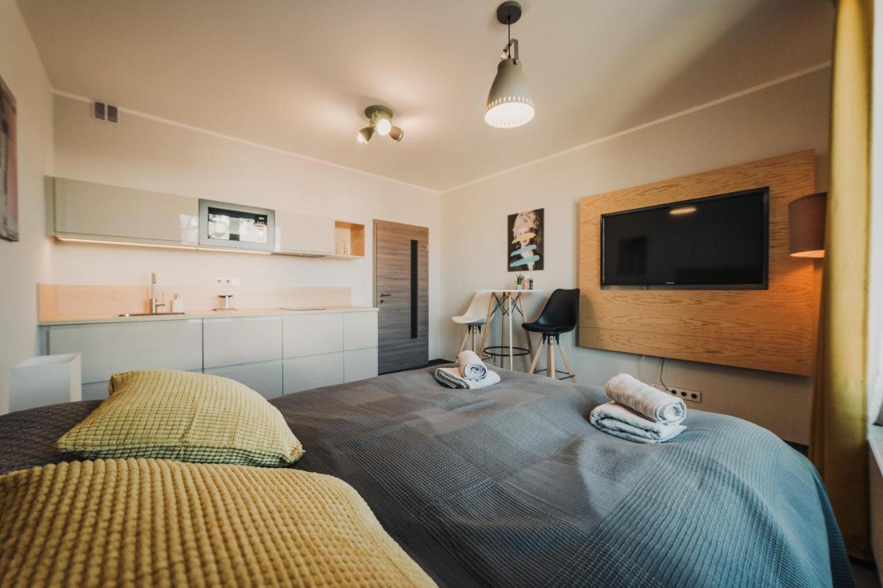 Appartamento Beautiful new studio, 400m from the square Plzeň Esterno foto